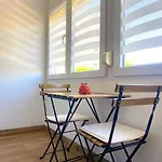 Apartman Balcony And Parking, 1min To Shop, Near *