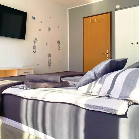 Balcony And Parking, 1min To Shop, Near * Pula