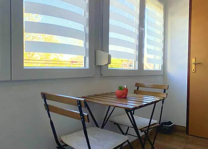 Balcony And Parking, 1min To Shop, Near * 普拉